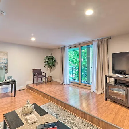 Cute Grand Haven Apartment Walk Downtown Streets!